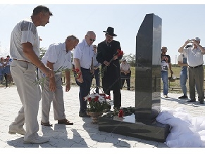 На Ставрополье открыли монумент в память о жертвах Холокоста