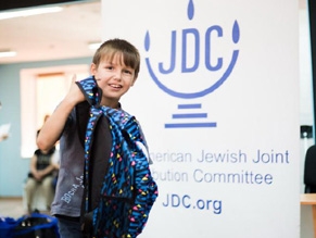 Еврейские волонтеры собрали школьные принадлежности для 25 детей к началу учебного года