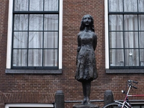 Король Виллем-Александр сегодня откроет отремонтированный музей Анны Франк в Амстердаме
