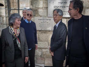 В Иерусалиме состоялось открытие мемориальной доски в память о Праведнике мира Тиунэ Сугихаре