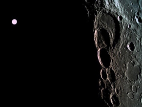 Израильский лунный зонд сфотографировал обратную сторону Луны