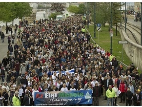 Тысячи венгров приняли участие в ежегодном «Марше жизни в Будапеште»