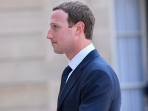 Большинство акционеров Facebook выступают за отставку Цукерберга