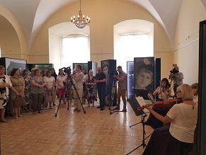 В Пинске открылась передвижная выставка «Лагерь смерти Малый Тростенец. История и память»