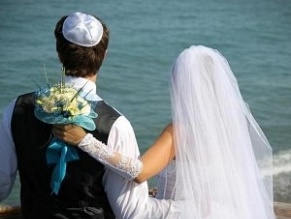 Большинство израильтян женятся до 25 лет, и становятся родителями до 27 лет