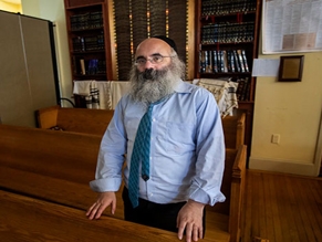 Раввин брайтонской синагоги просит верующих приходить на молитву с оружием