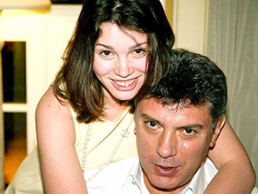 Дочь Бориса Немцова передала 700 тыс. евро для помощи семьям Небесной сотни и погибших в АТО