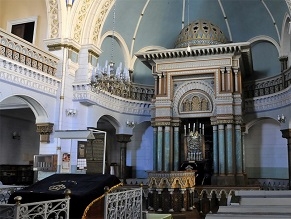 Lithuanian Jewish community reopens Vilnius synagogue 2 days after contested closure