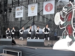 Ансамбль еврейской песни и танца «Fajerlech» принял участие в традиционной «Ярмарке народов»
