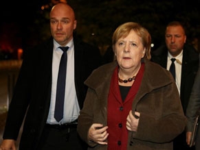 Ангела Меркель посетила берлинскую синагогу и почтила память погиблих в Галле 