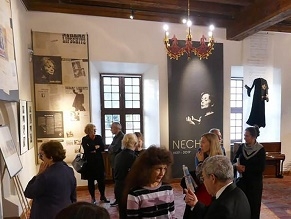 В Каунасе открыта выставка «Мелодии отчего дома»