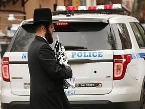 В Нью-Йорке на фоне роста антисемитизма принят закон об обучении полицейских распознавать преступления на почве ненависти