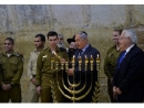 Биньямин Нетаниягу и Дэвид Фридман зажгли первую ханукальную свечу у Западной стены в Иерусалиме