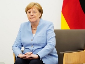 Меркель поздравила еврейскую общину Германии с Ханукой