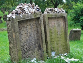 В Германии и Франции осквернены могилы на еврейских кладбищах