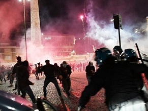 Две сотни неофашистов устроили беспорядки в центре Рима