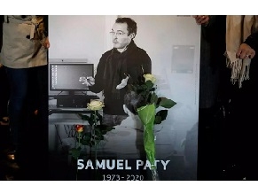 Во всех французских школах проходят церемонии в память об убитом Самюэле Пати