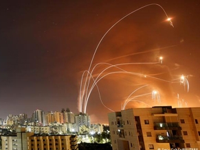Правозащитники назвали военными преступлениями атаки на Израиль