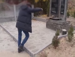 Железная голова, или кто снес памятник украинским праведникам в Василькове