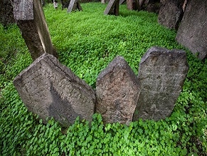 В Германии осквернили десятки еврейских могил