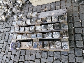 В Праге откроют памятник из брусчатки, сделанной из еврейских надгробий
