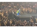 Легенды рока Scorpions с сине-желтым флагом спели на концерте в Тель-Авиве