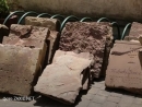 Под брусчаткой в центре Львова нашли могильные плиты древних еврейских захоронений