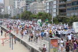 Supporters, protesters greet Ahmadinejad in Brazil