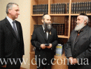 Dnepropetrovsk Mayor Awarded Rabbi With City Highest Award